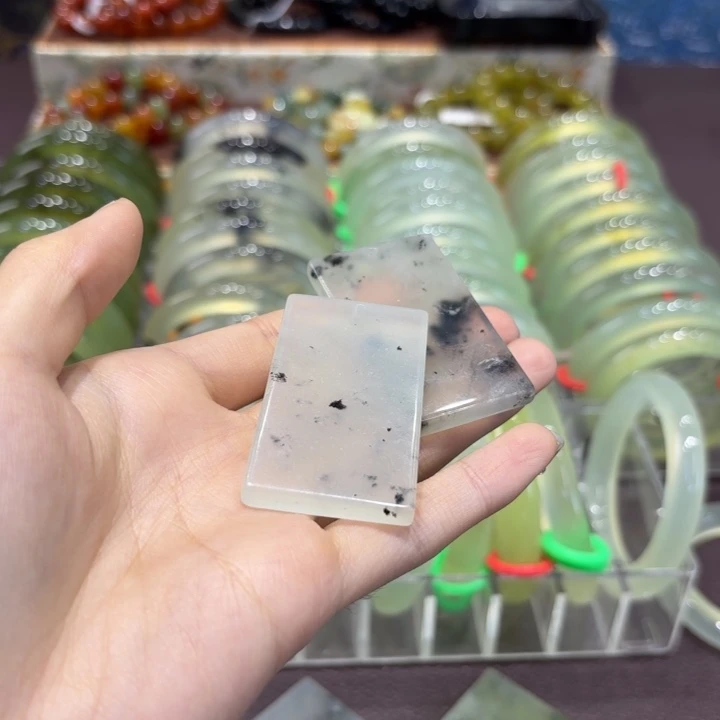 岫玉未镶嵌手镯天然