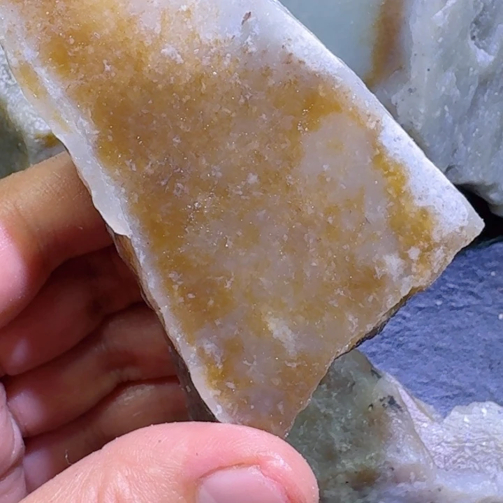 和田玉未镶嵌珠宝半成品