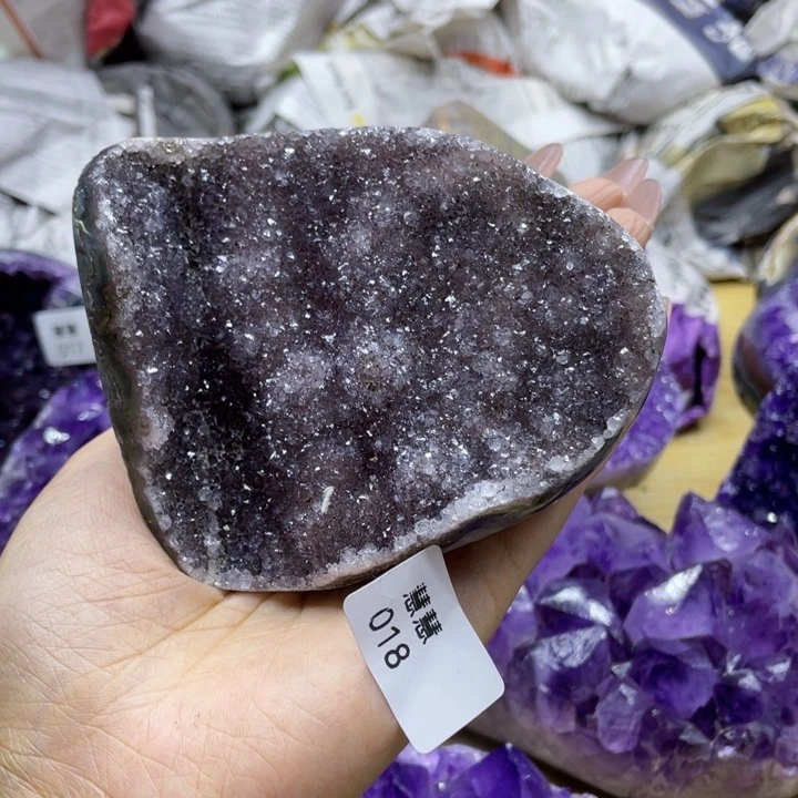 未镶嵌水晶大型摆件（非配饰）