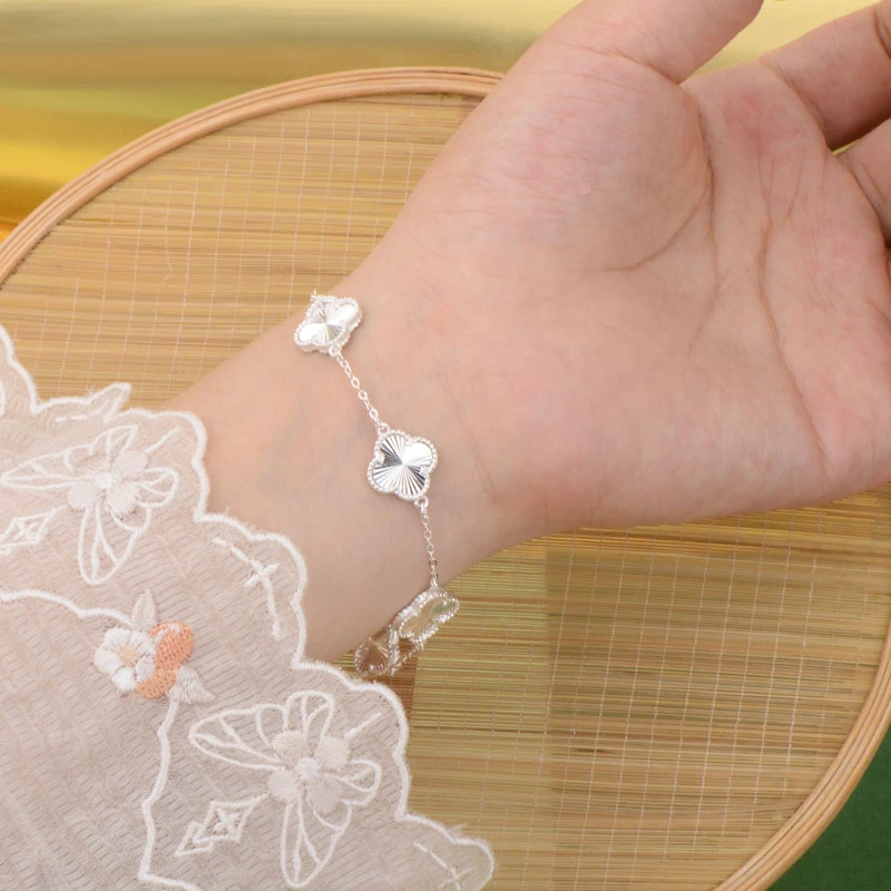 潮兴福 足银手链 潮兴福四叶草纯银女款饰品轻奢小众五花精致甜美