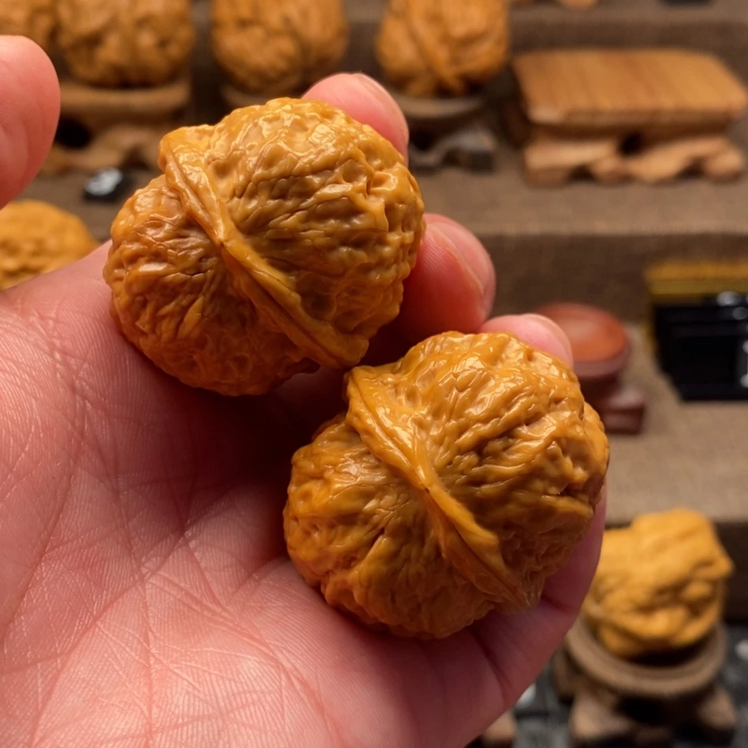 文玩核桃把件大*哥铁核桃