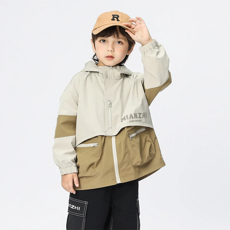 春季男童外套风衣休闲风2025新款春秋款中大童男孩春季帅气冲锋衣