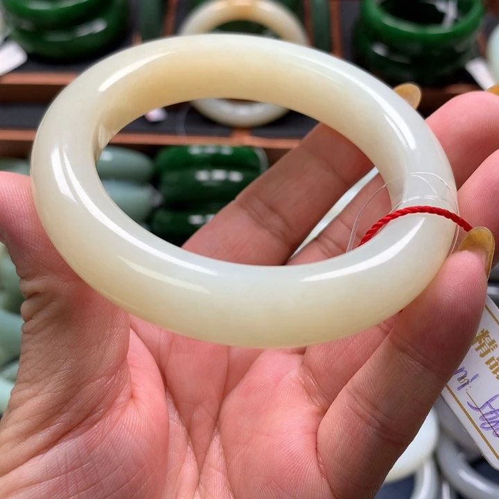 【闪购商品】未镶嵌手镯和田玉