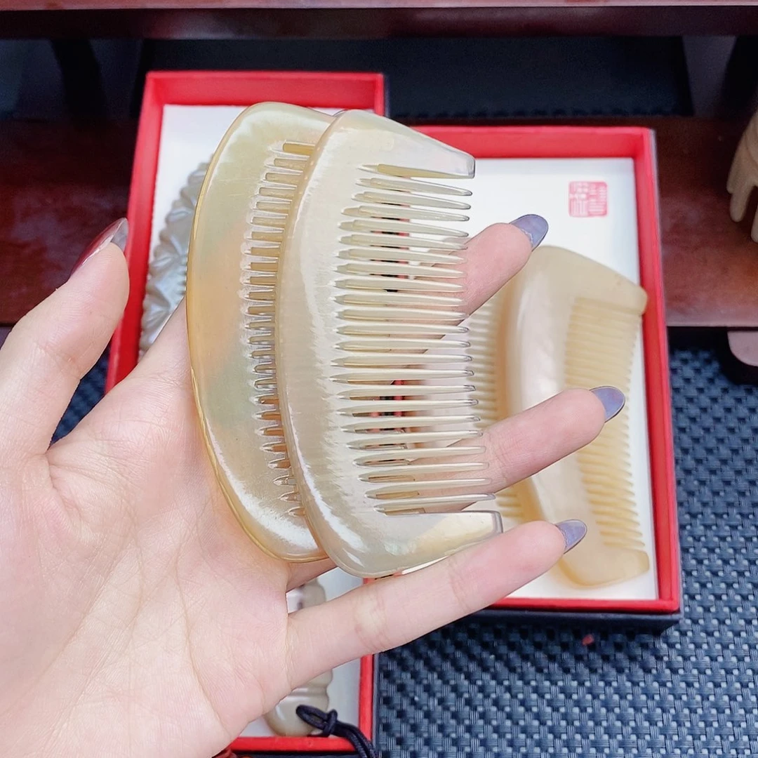 纯手工制作纯牛角梳子