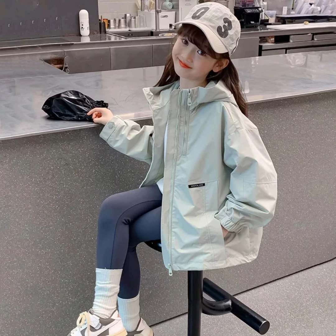 女童秋季冲锋衣外套2025新款儿童洋气时尚连帽上衣女孩韩版夹克潮