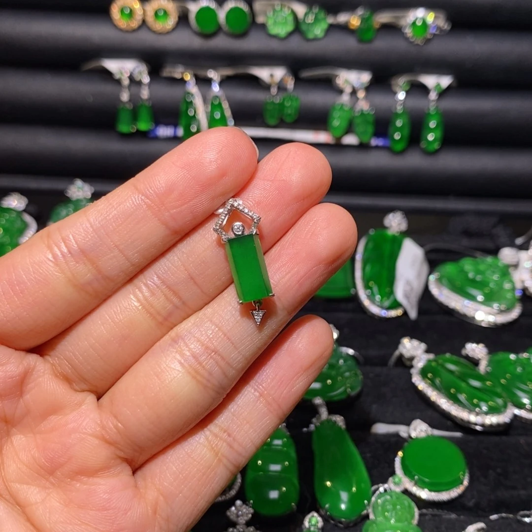 翡翠18K金镶嵌吊坠(不含链)无事牌