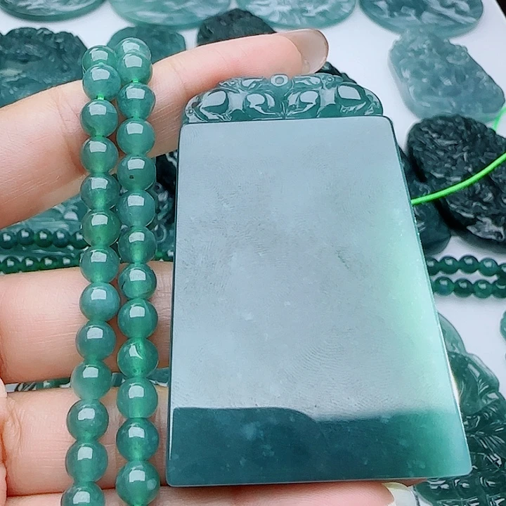 翡翠未镶嵌颈饰多样性发货天然的A货翡翠