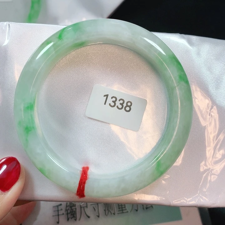 翡翠手镯未镶嵌天然翡翠手镯02