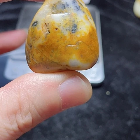 颈饰未镶嵌和田玉（糖玉）