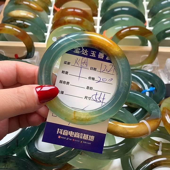 烟***清蛇纹石玉未镶嵌手镯