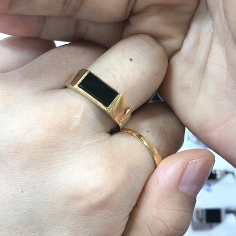 翡翠戒指18K金镶嵌缅甸天然A货翡翠