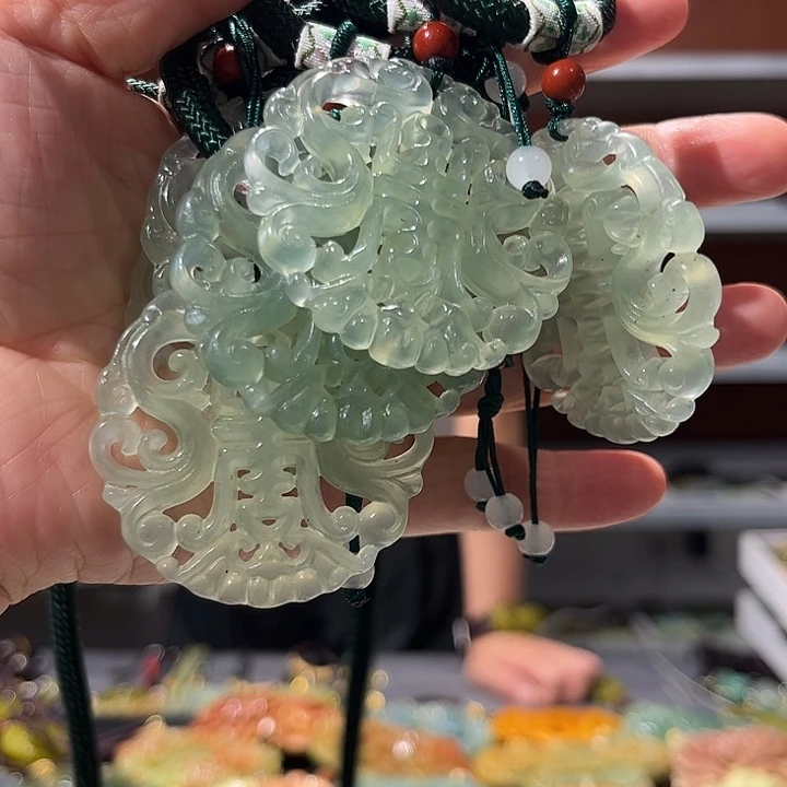 蛇纹石玉未镶嵌毛衣链