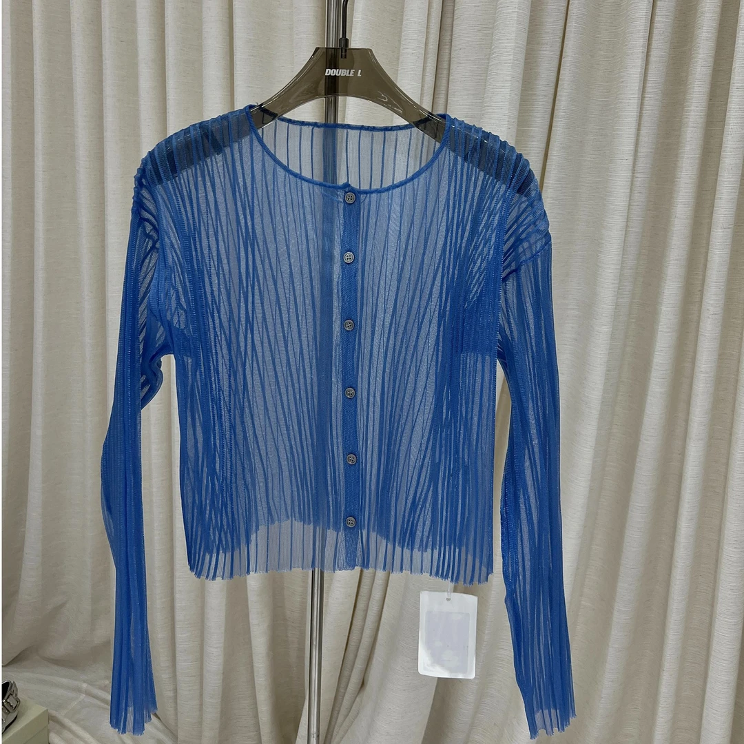 吕林2025春夏《不期而遇》小众褶皱设计网纱开衫