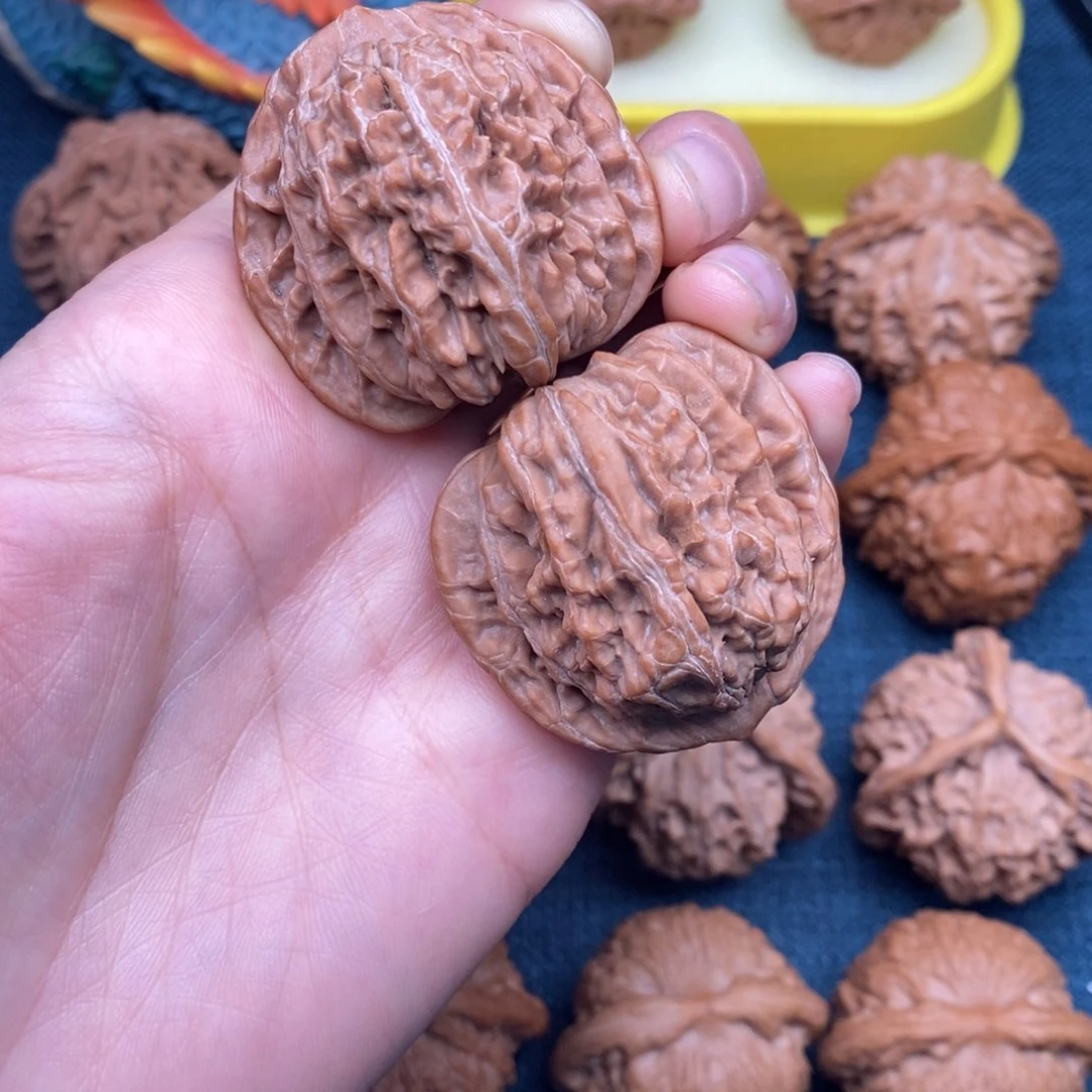 文玩核桃把件最****贝39全品老树原桩楼