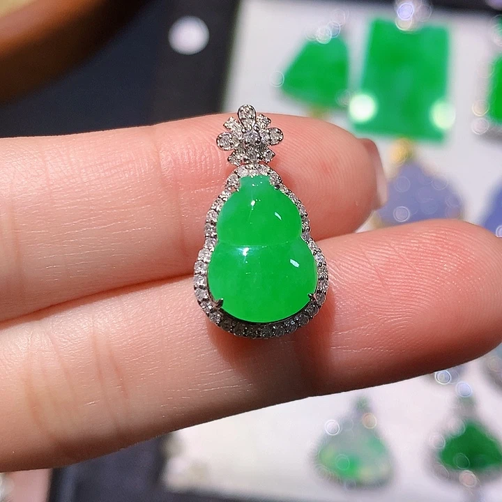 吊坠(不含链)18K金镶嵌翡翠