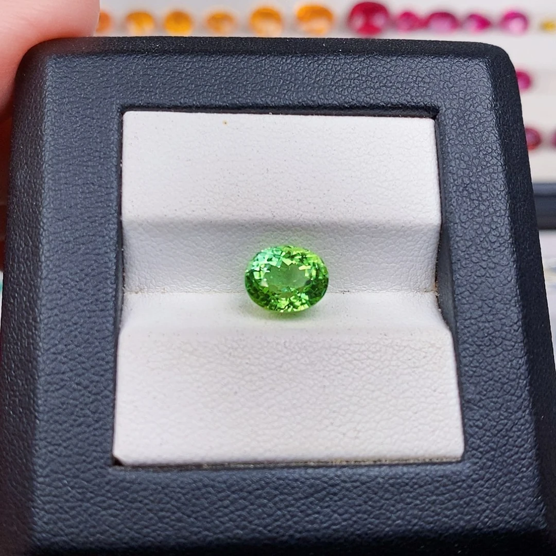 碧玺未镶嵌裸石2.7ct