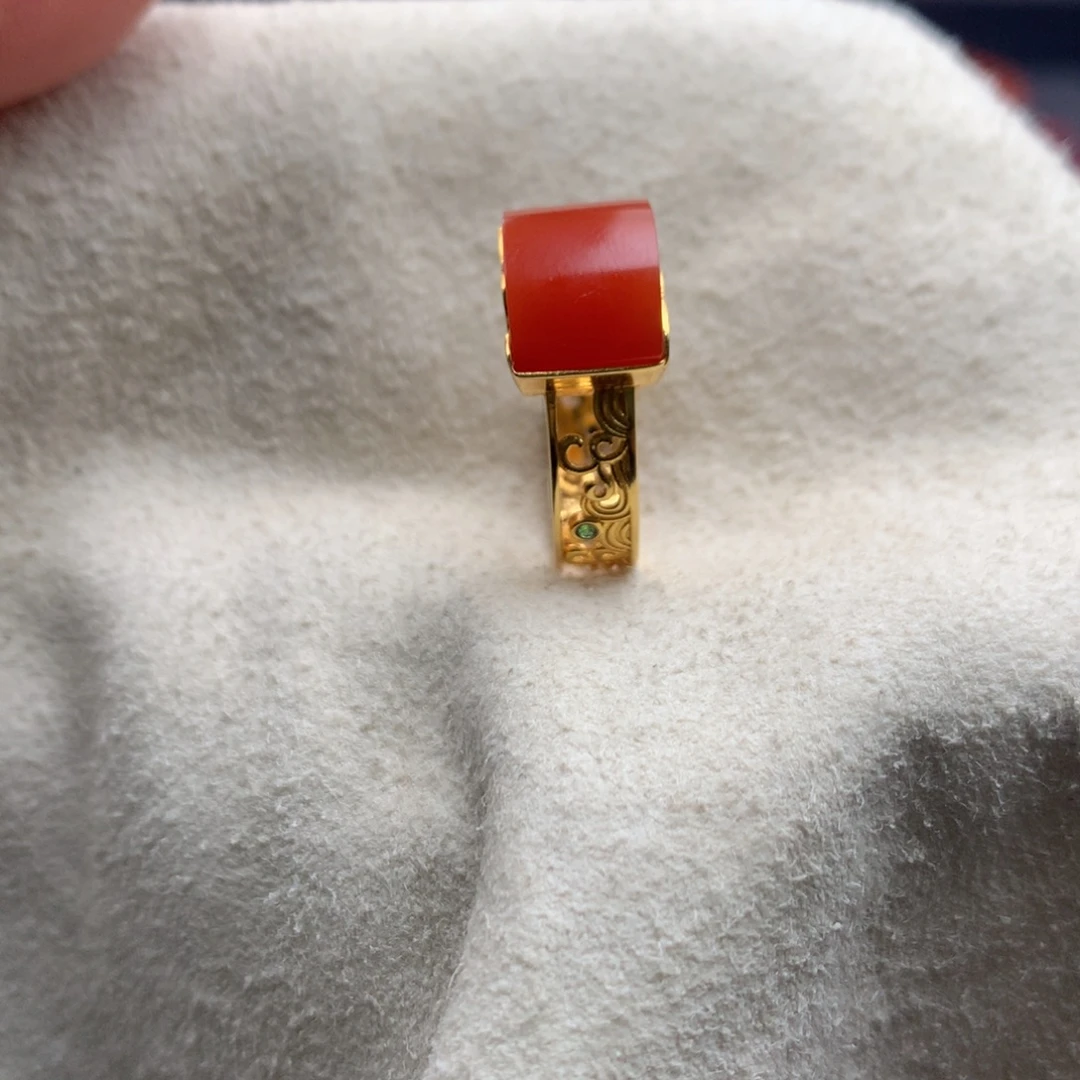 南红玛瑙18K金镶嵌保山天然原矿南红戒指