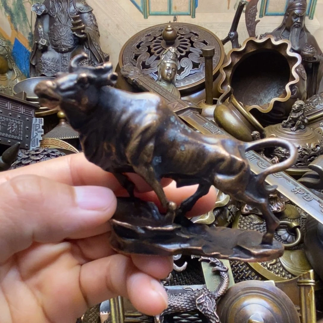 铜器摆件做工精良