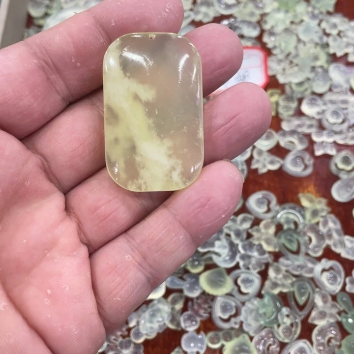蛇纹石玉合金颈饰
