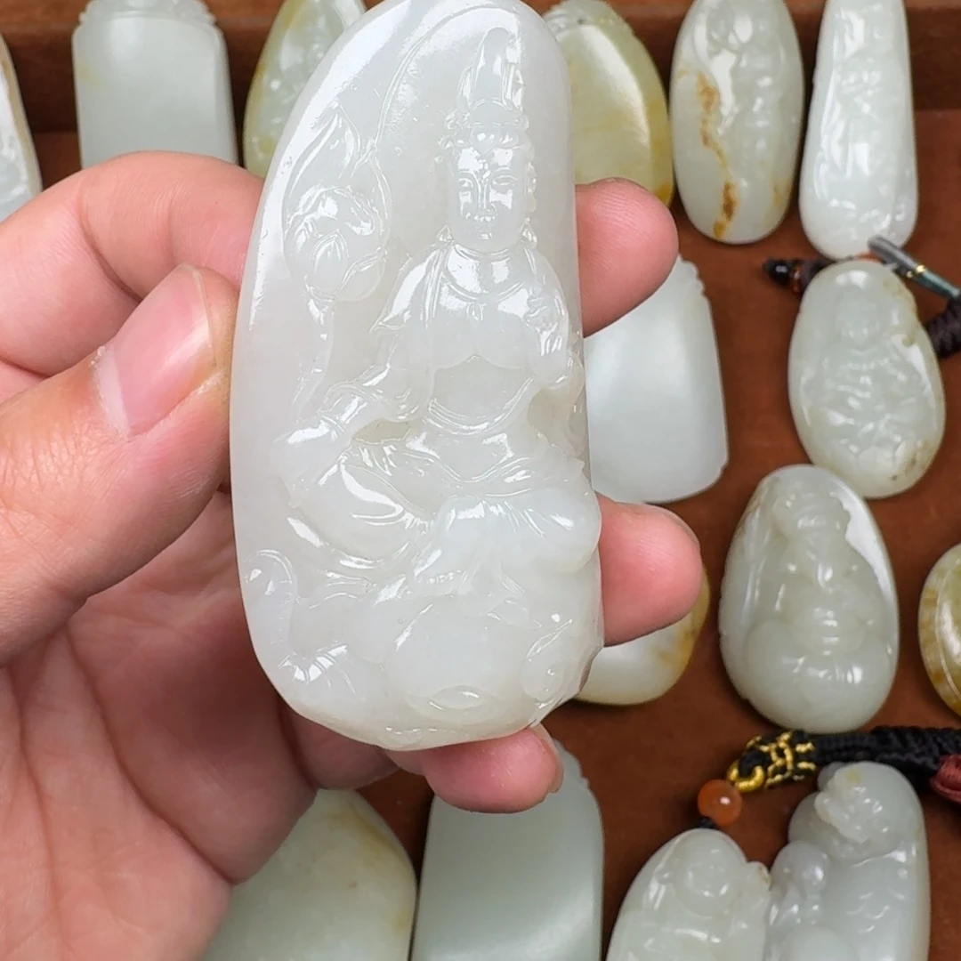 和田玉未镶嵌颈饰