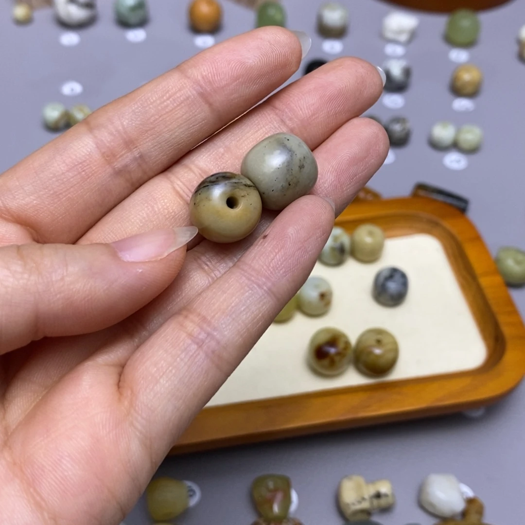 蛇纹石玉配饰合金哦****叱