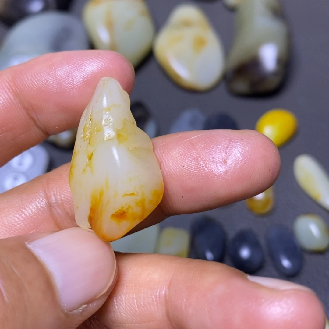 和田玉（糖玉）未镶嵌挂件