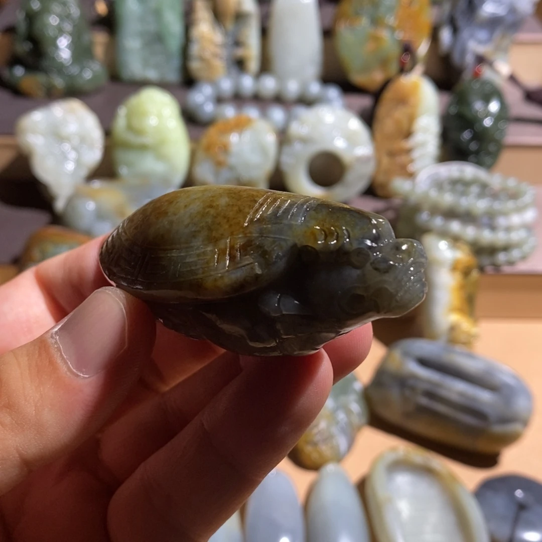 天***子和田玉未镶嵌把件