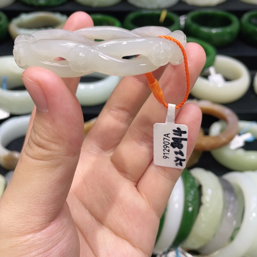 未镶嵌手镯和田玉