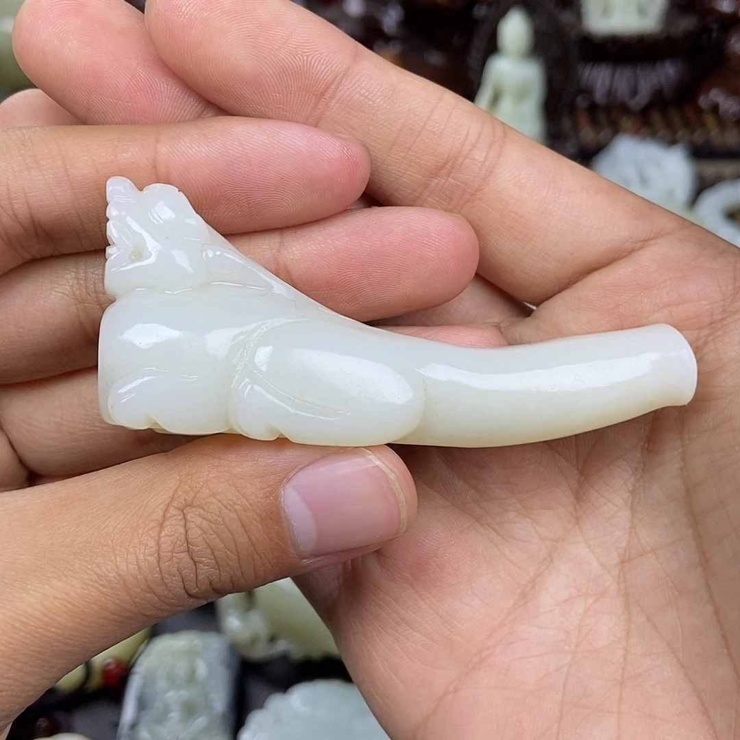 和田玉未镶嵌把件