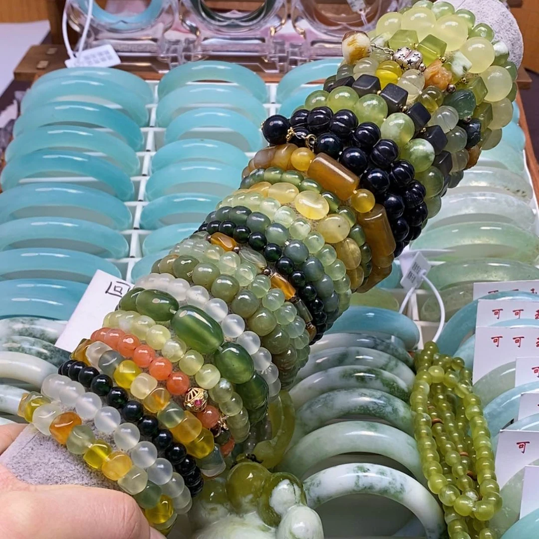 【闪购商品】蛇纹石玉手镯未镶嵌多样远 直播间选款。特价福利