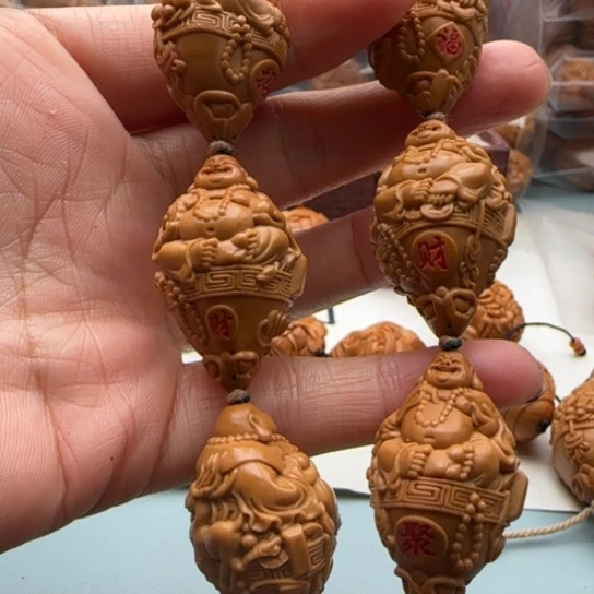 橄榄核手串王*杰雕刻工艺