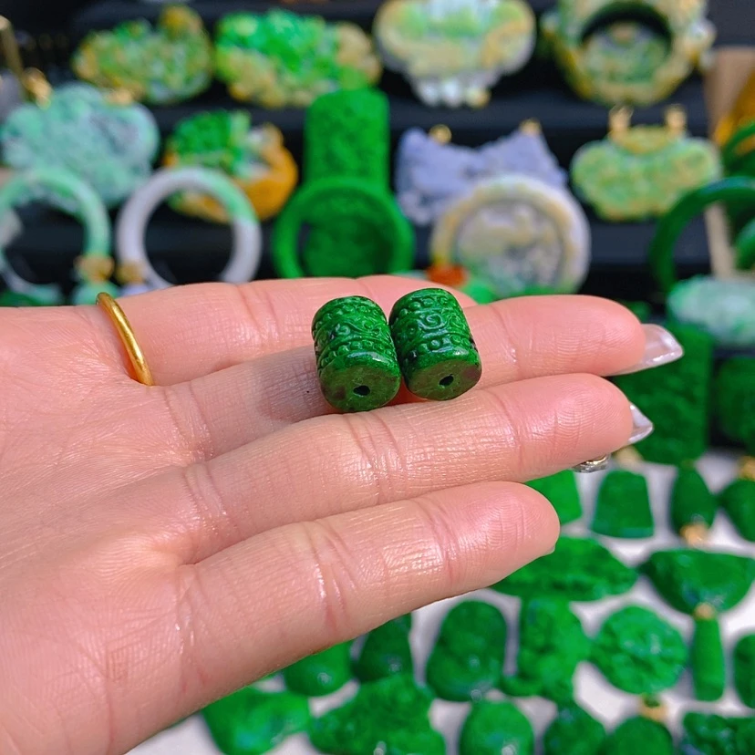 【闪购商品】翡翠颈饰未镶嵌桶珠