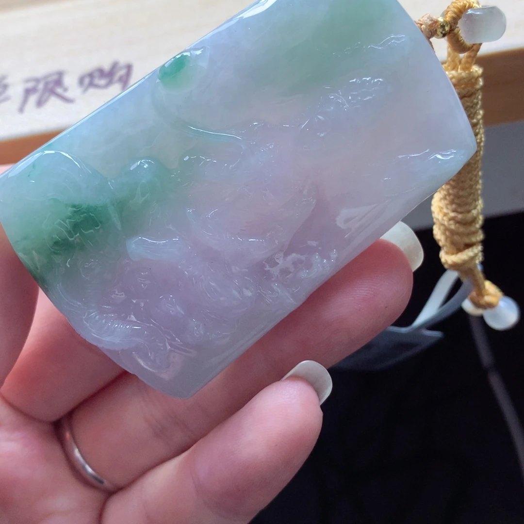 翡翠颈饰未镶嵌吊坠