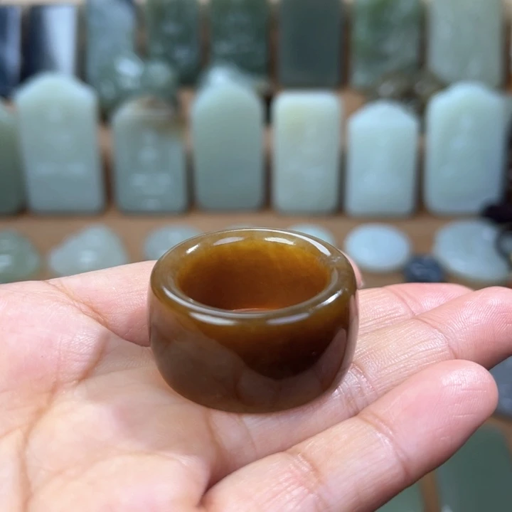 和田玉（糖玉）扳指未镶嵌卡22直径