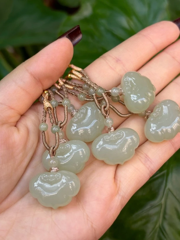 4702和田玉青海料如意锁吊坠 多样性发其一约21*15*10