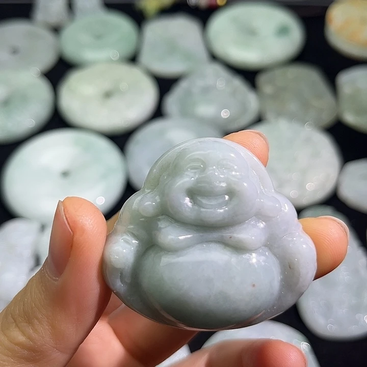 翡翠未镶嵌颈饰佛公