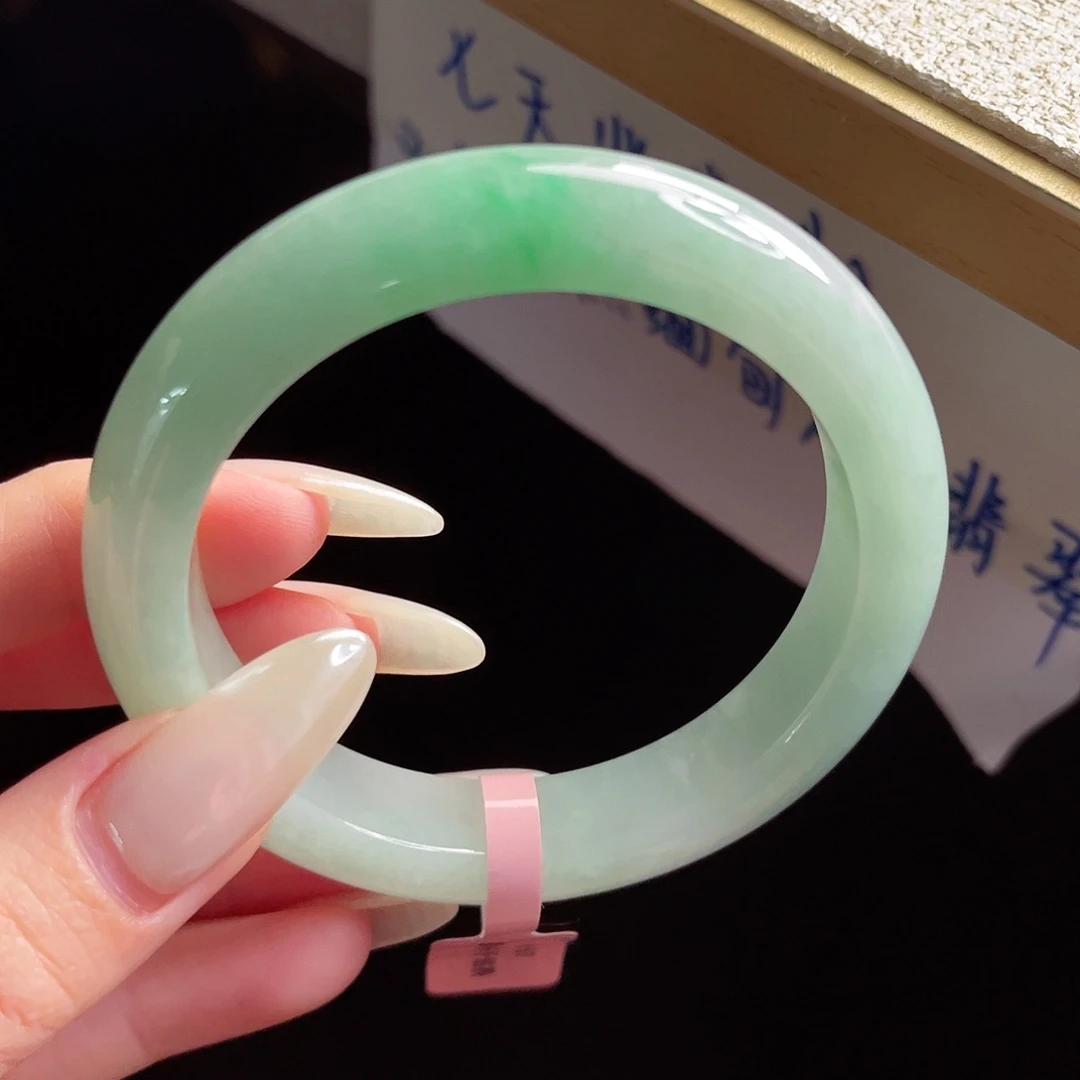 未镶嵌手镯翡翠手镯