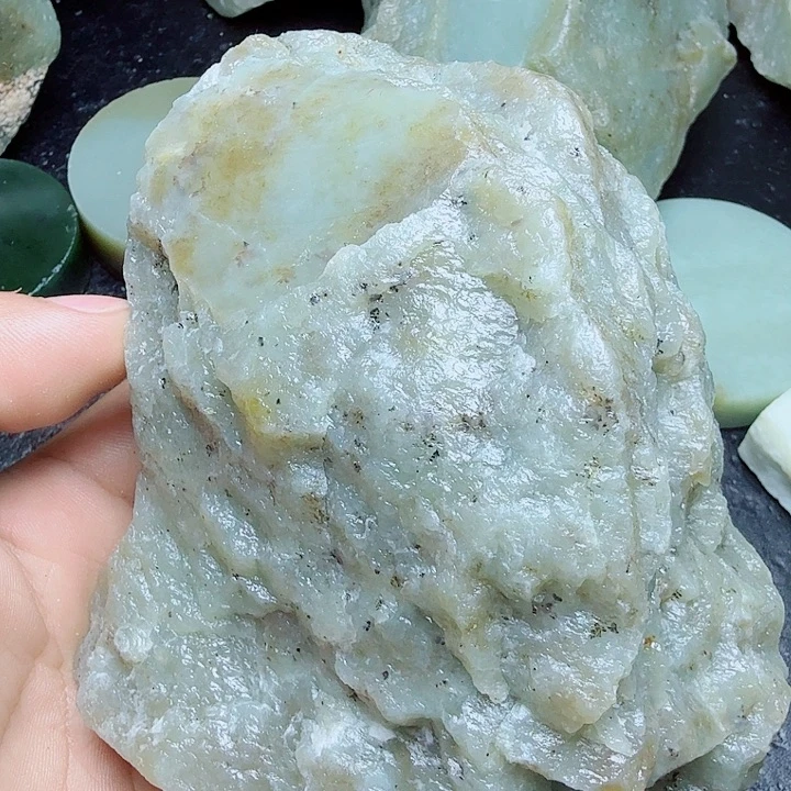 未镶嵌和田玉（糖玉）珠宝奇石