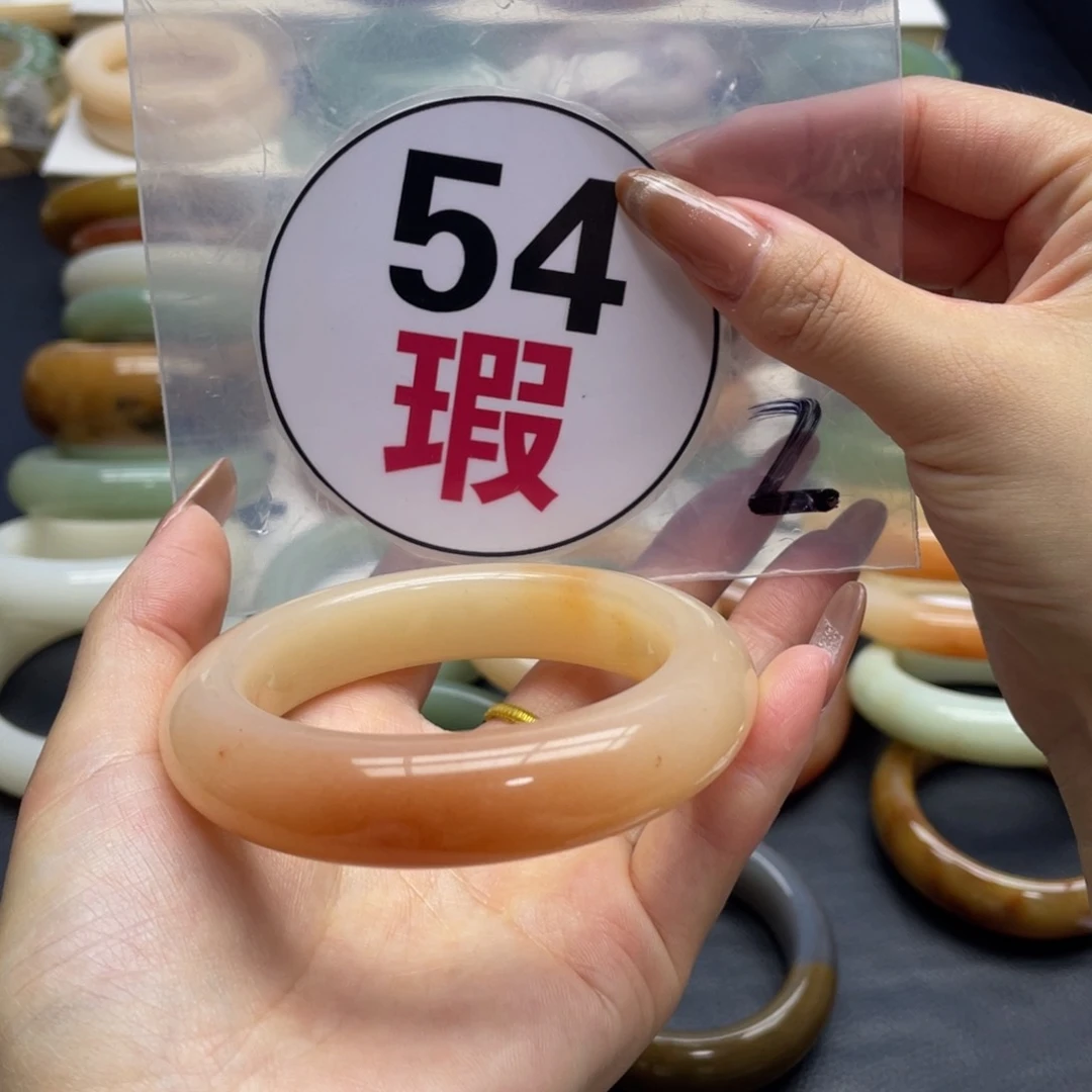 未镶嵌手镯石英质玉