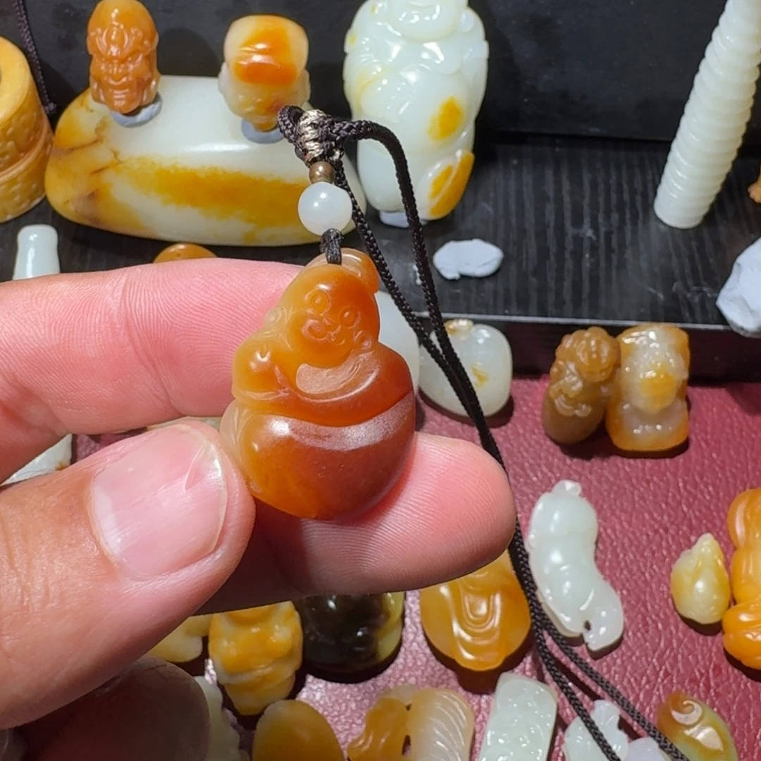 武***哥和田玉未镶嵌挂件