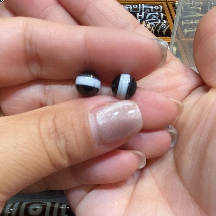 祁***麟玛瑙/玉髓未镶嵌珠宝半成品