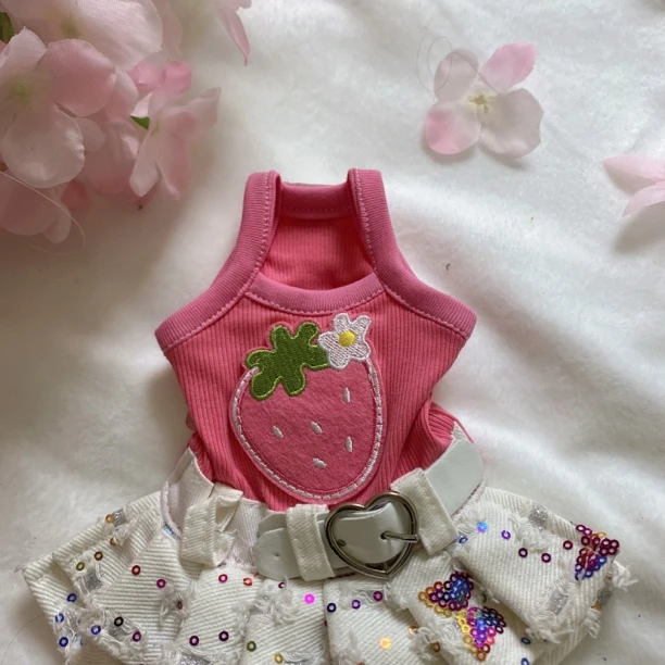 粉色草莓裙子，可爱可爱