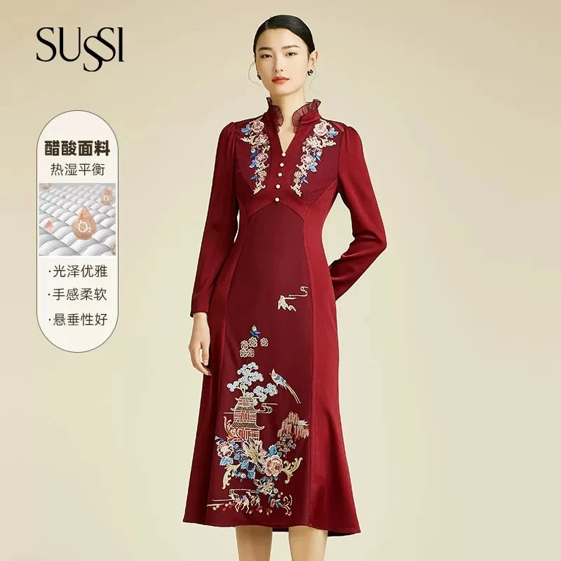 SUSSI/古色冬新品酒红荷叶立领刺绣喜服礼服连衣裙