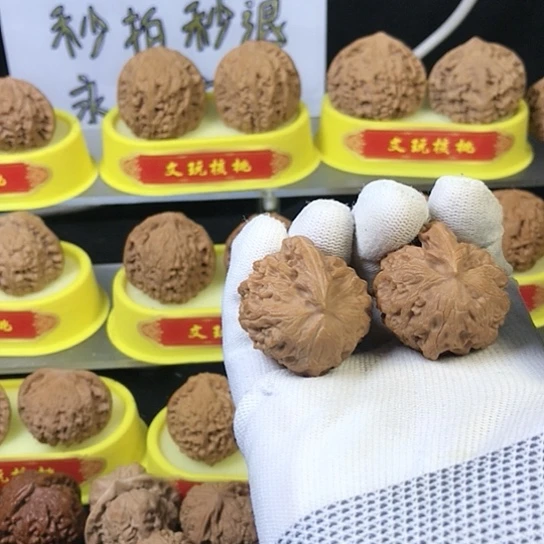 文玩核桃全品无修狮子头宫灯