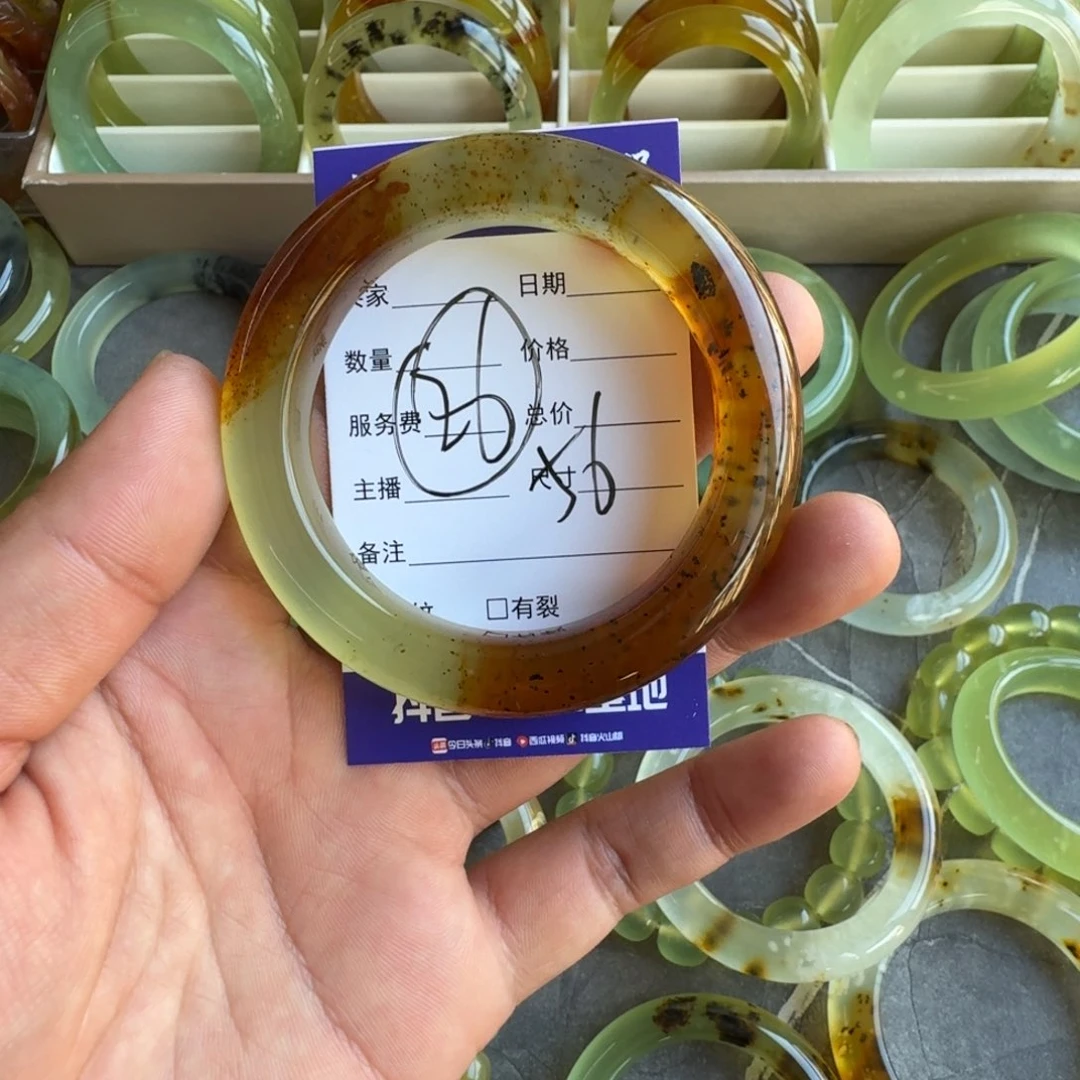 呢***i蛇纹石玉未镶嵌手镯