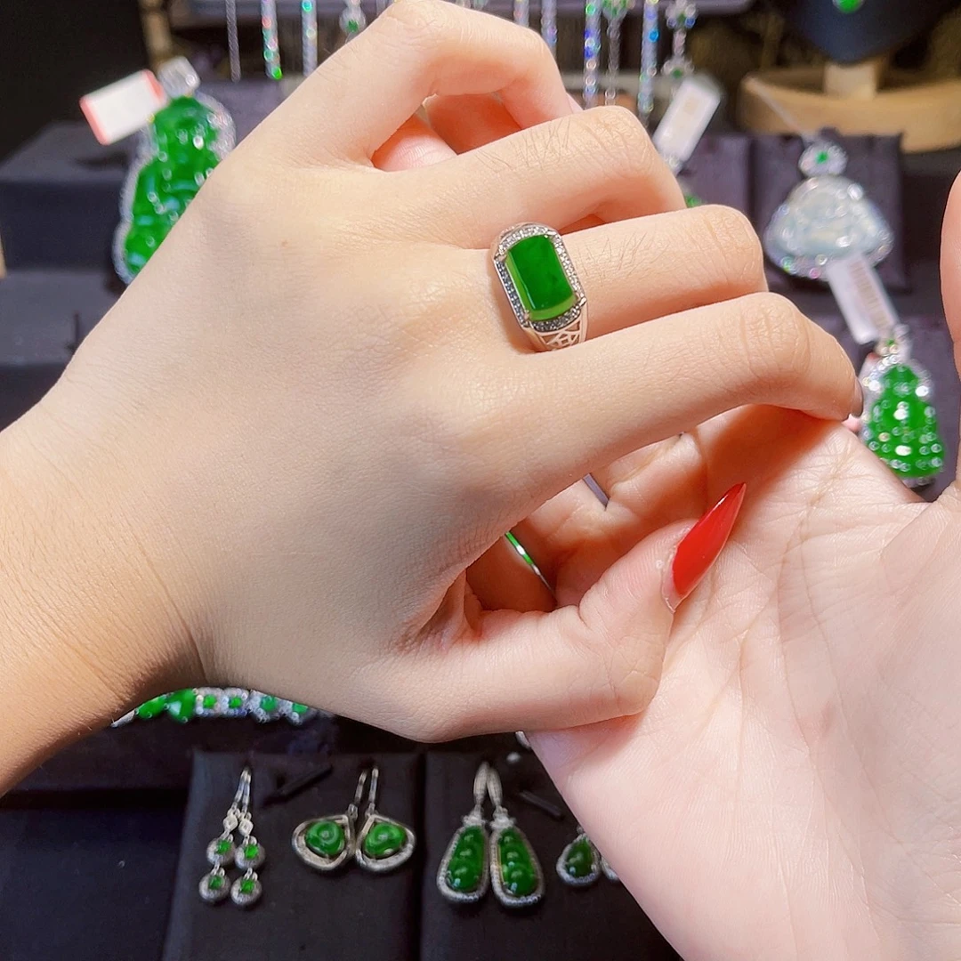 *****银S925镶嵌戒指翡翠马鞍