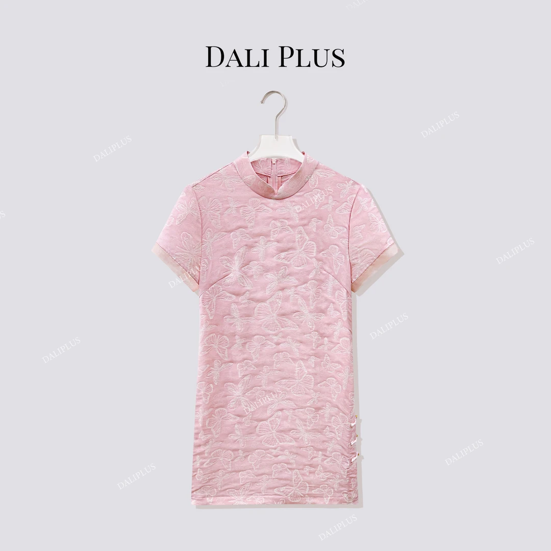 DALI PLUS“新中式恋夏风粉蝶连衣裙”桑蚕丝侧盘扣开叉裙D5LT2135