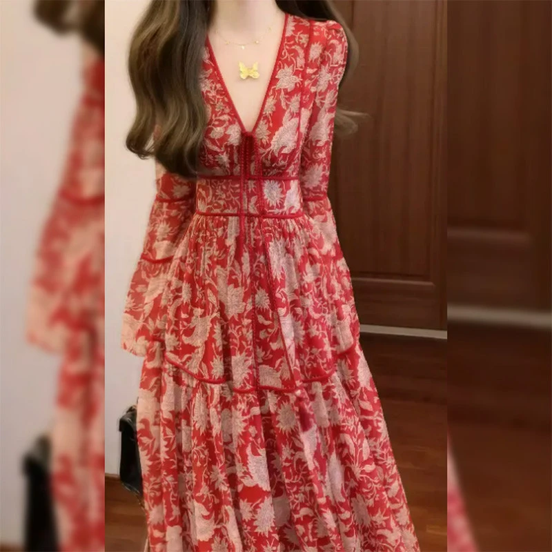 【精品】法式气质领初夏季长裙2025新款复古度假风碎花大码连衣裙
