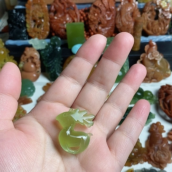 未镶嵌蛇纹石玉颈饰