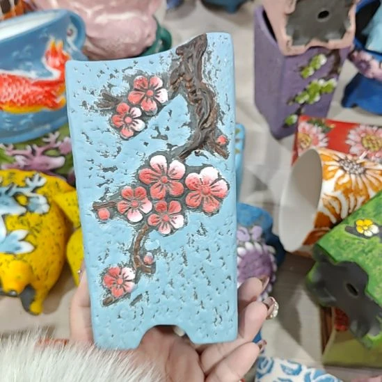 当场凑满15发货，不凑不发，花盆盆口不方不圆有针孔黑点矿点是正常